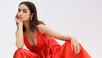 Ana de Armas - Red Dress